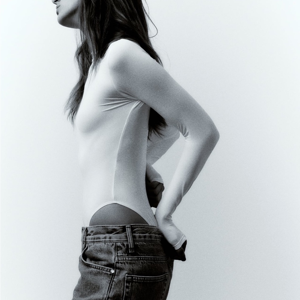 Fited bodysuit - Picture 2 of 5